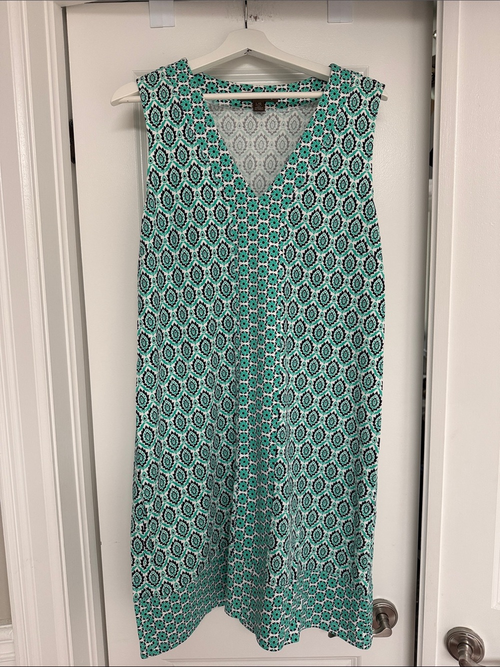Tommy Bahama Green Sleeveless V-Neck Geometric Print Dress - Large